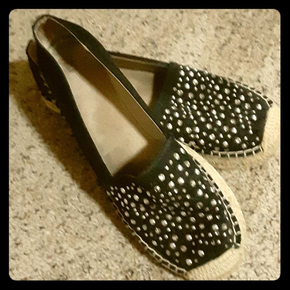 Slip on fashion shoe